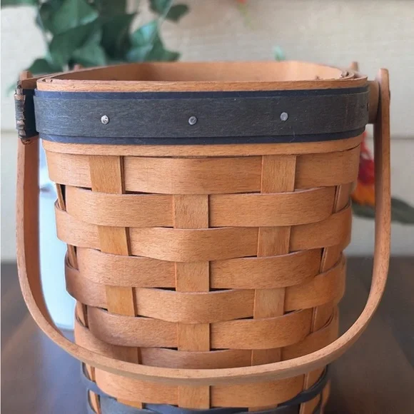 1996 Longaberger Brown and Black Woven Basket - Picture 4 of 10